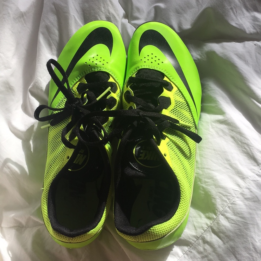 Nike track running shoes with spikes included